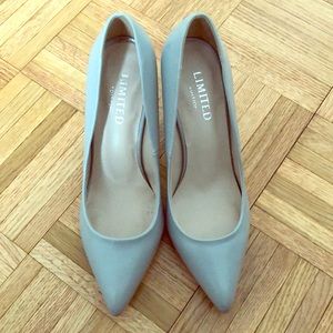 Grey leather court shoes size US8
